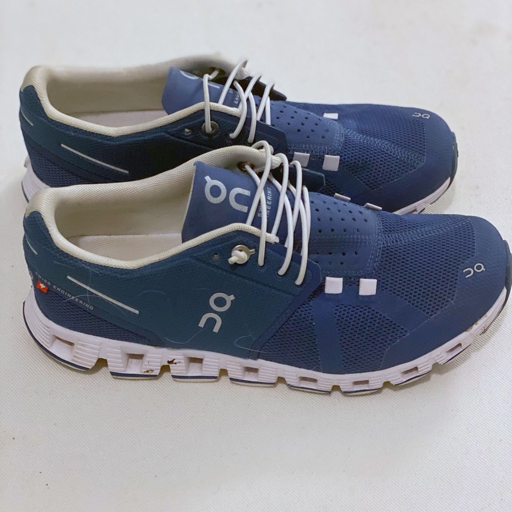 Really good condition.  Showing no signs of wear since I barely wore them.